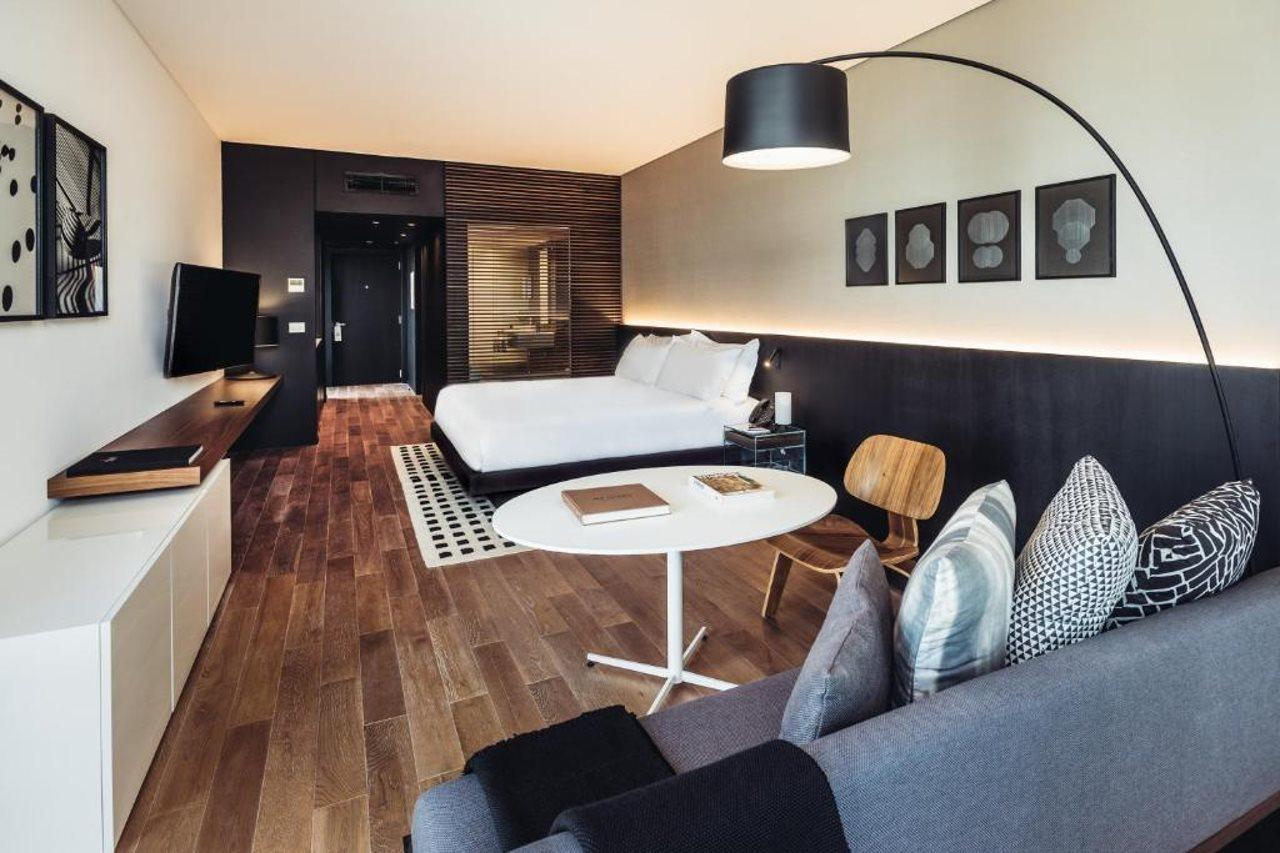 Sls Buenos Aires Puerto Madero Hotel Ngoại thất bức ảnh A room at the hotel
