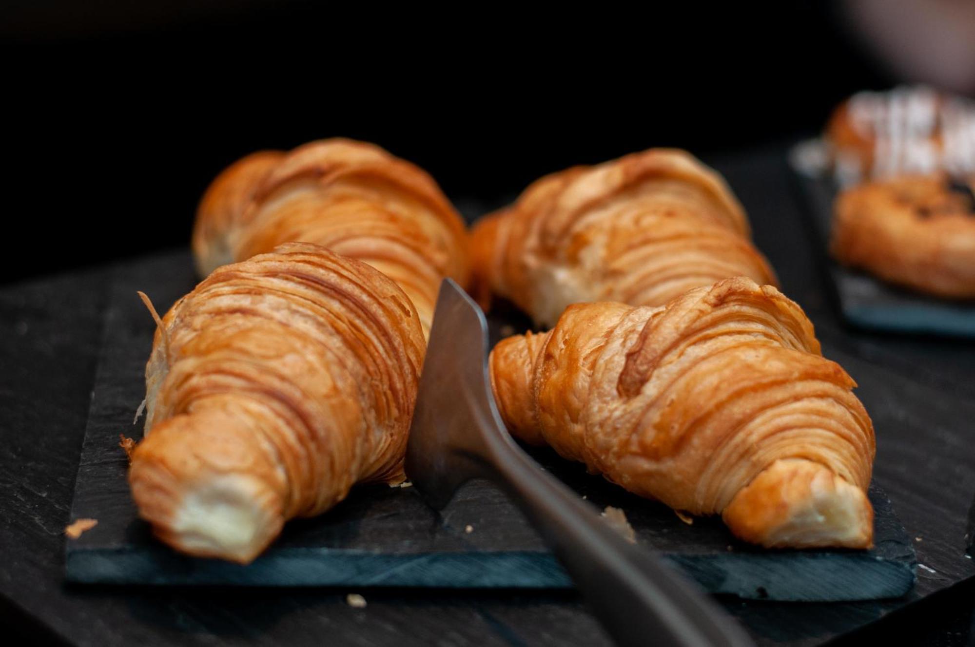 Sls Buenos Aires Puerto Madero Hotel Ngoại thất bức ảnh Croissants