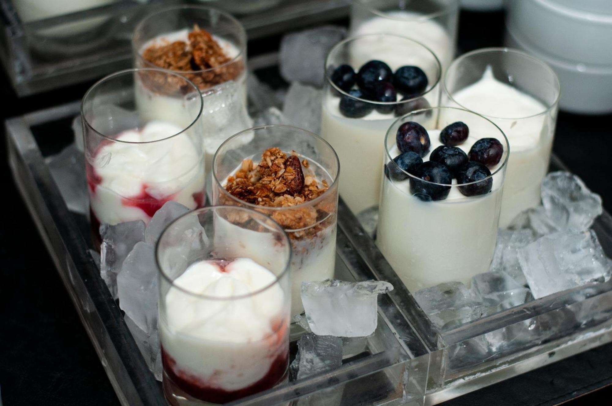 Sls Buenos Aires Puerto Madero Hotel Ngoại thất bức ảnh Yogurt with fruit