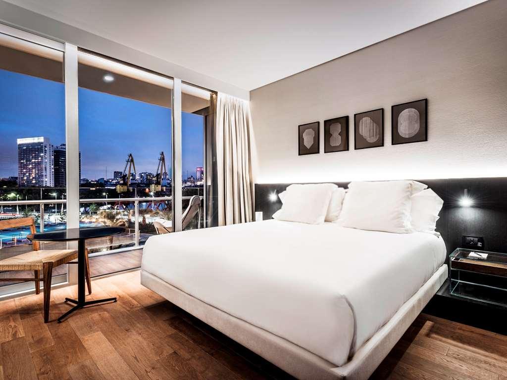 Sls Buenos Aires Puerto Madero Hotel Phòng bức ảnh A bedroom at the London Edition